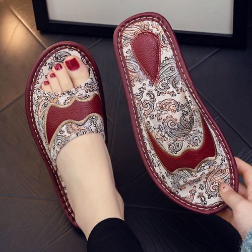 Women&amp;#039;s Fashionable Slippers